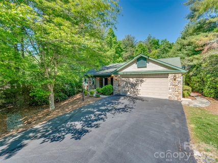23 Tall Pines Road pending home in Tall Pines, Hendersonville, NC