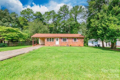 4109 Little Mountain Road active home in Meadowbrook Acres, Gastonia, NC