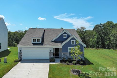 1177 Blackburn Circle active home in Walkers Mill, Edgemoor, SC