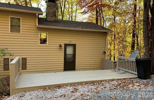 117 Horse Shoe Ridge Road active home in Powder Horn Mountain, Deep Gap, NC