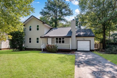 5300 Rolling Oak Lane active home in Rolling Oaks, Charlotte, NC
