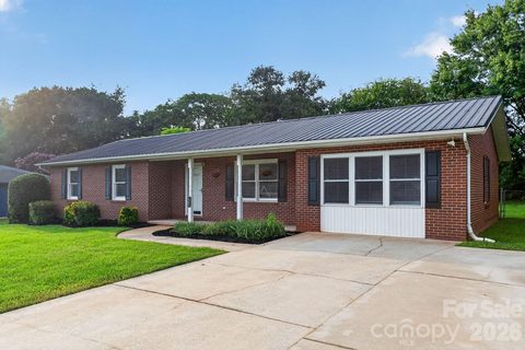 2504 Ashford Drive active home in Greenfield, Newton, NC