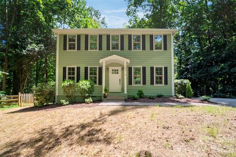 6316 Grove Park Boulevard pending home in Grove Park, Charlotte, NC