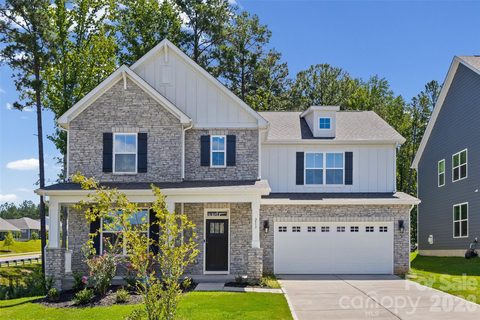 213 Miramar Drive active home in Westport, York, SC