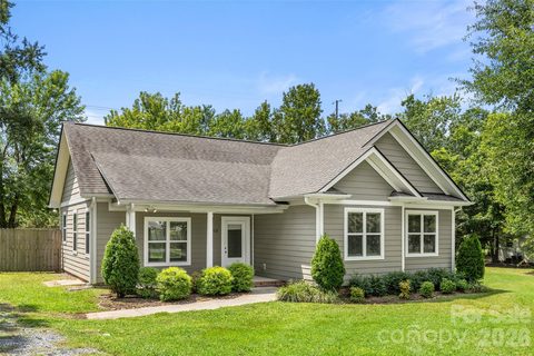Homes in Hampton Meadows, Monroe