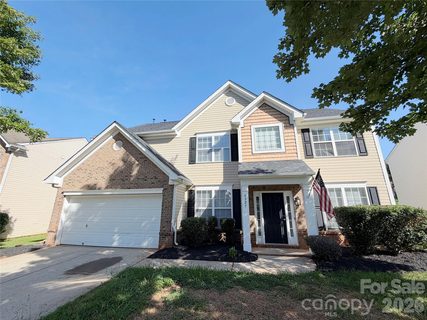 9927 Jeanette Circle active home in Old Stone Crossing, Charlotte, NC
