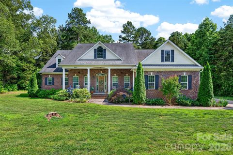 8611 Kerns Meadow Lane active home in Kerns Meadow, Huntersville, NC