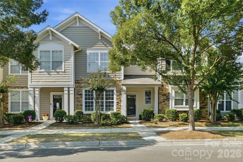 1028 Tabard Lane active townhome in Callonwood, Matthews, NC