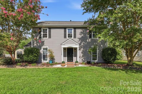 Homes in Raeburn, Charlotte