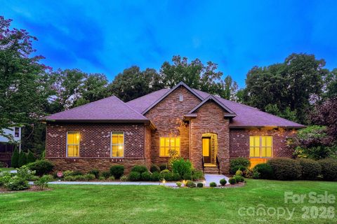 8701 Whitehawk Hill Road pending home in Cureton, Waxhaw, NC