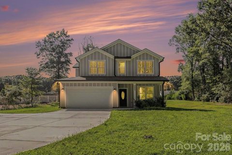 2005 Overhill Drive active home in Dogwood Acres, Monroe, NC
