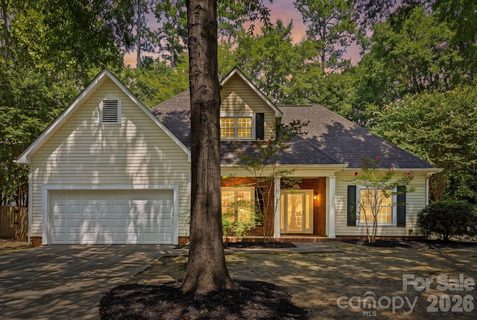 7119 Bevington Woods Lane pending home in Bevington Pines, Charlotte, NC