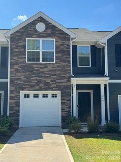 760 Wagon Cross Court active townhome in Fergus Crossing, York, SC