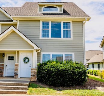 14 Rotunda Circle pending townhome in Mount Carmel Village, Asheville, NC