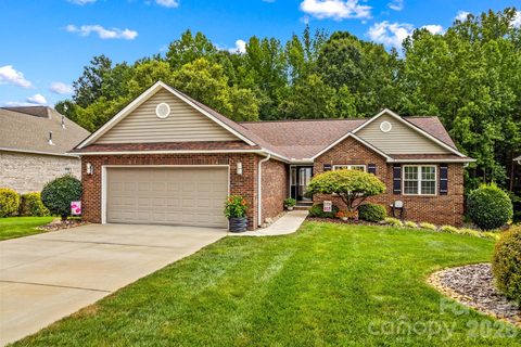 189 River Birch Circle pending home in Woodlands, Mooresville, NC