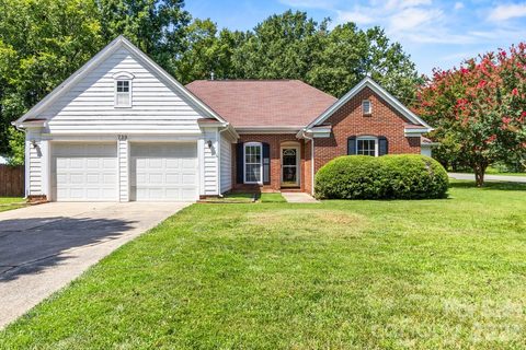 Homes in Oakdale Woods, Charlotte