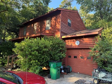 6636 Paloverde Lane pending home in Hickory Ridge, Charlotte, NC