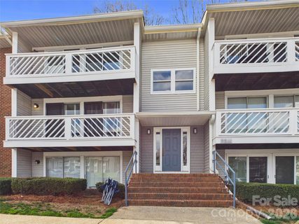 9511 Shannon Green Drive active condo in Shannon Green, Charlotte, NC