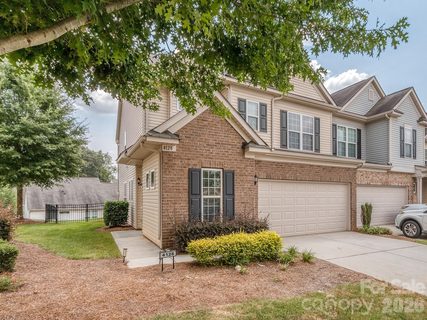 4128 Park South Station Boulevard pending home in Park South Station, Charlotte, NC