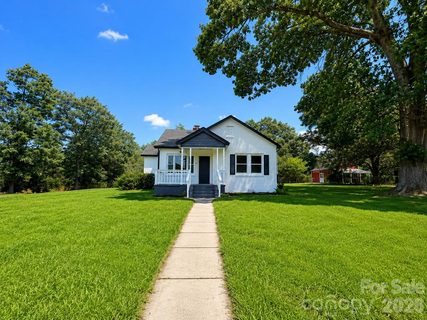 302 S Myrtle School Road active home in Love Heights, Gastonia, NC