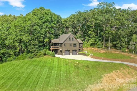 340 Porter Creek Drive active home in Porter Creek, Franklin, NC