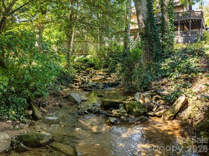 18 Oak Springs Drive pending home in Oak Springs, Arden, NC
