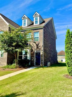 11451 Red Rust Lane active home in Rea Farms, Charlotte, NC