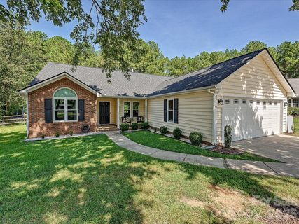 4719 Granite Court pending home in Brookstone Village, Indian Trail, NC