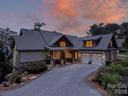 851 Sunlight Ridge Drive active home in Ledges Of Hidden Hills, Hendersonville, NC