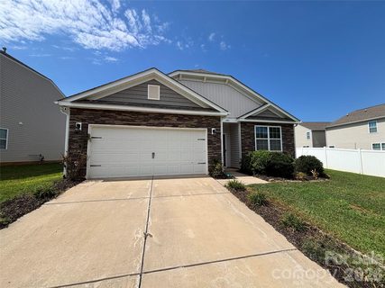 6816 Pennyroyal Way pending home in Sutton Farms, Charlotte, NC
