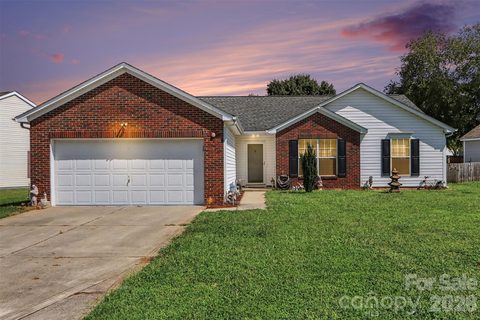 1068 Chapel Creek Road active home in Autumn Ridge II, Concord, NC