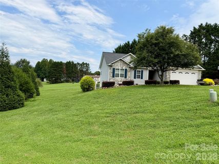 38 A Avenue pending home in Meadowridge Acres, Taylorsville, NC