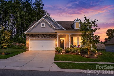 5614 Casper Drive active home in The Vineyards On Lake Wylie, Charlotte, NC