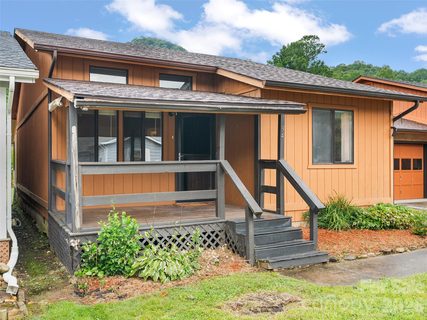 94 Market Street active home in Village Glen, Maggie Valley, NC