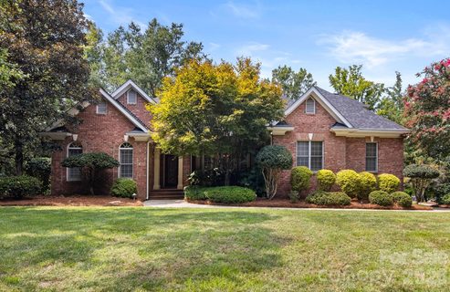 5604 Challis View Lane pending home in Challis Farm, Charlotte, NC
