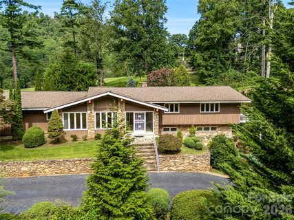 175 Robinhood Road pending home in Sherwood Heights, Asheville, NC