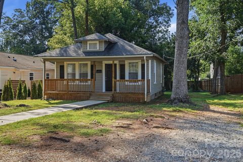 401 Skyland Avenue active home in Elizabeth Acres, Charlotte, NC