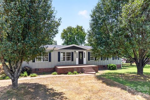 3312 Amity Hill Road active home in Pear Tree Estates, Statesville, NC