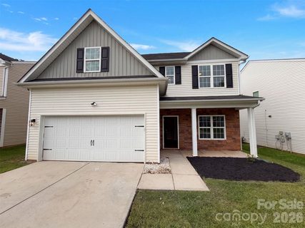 8815 First Run Court active home in Kingstree, Charlotte, NC