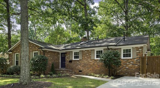 5524 Seacroft Road pending home in Montclaire, Charlotte, NC