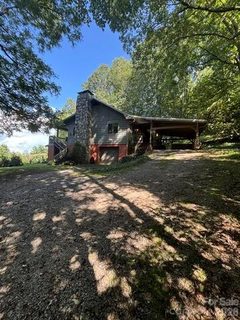 70 Calhoun Ridge Road active home in E Clayton Calhoun, Waynesville, NC