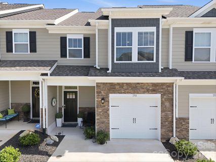 198 Creekview Road active home in Townes At Stonecrest, Hendersonville, NC
