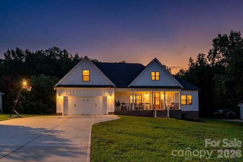 A home in Harmon Oaks