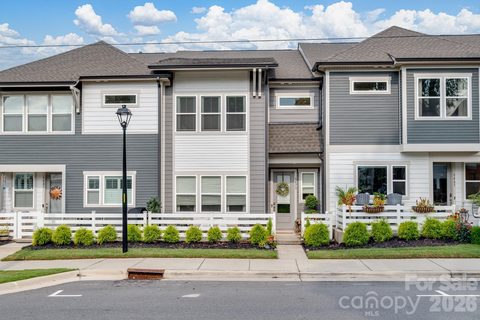 5471 Comiskey Alley active townhome in Pennant Square, Kannapolis, NC