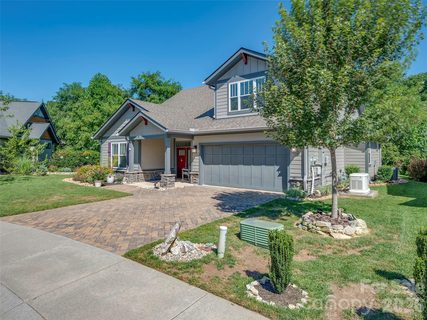 217 Hogans View Circle active home in Hawks Ridge, Hendersonville, NC