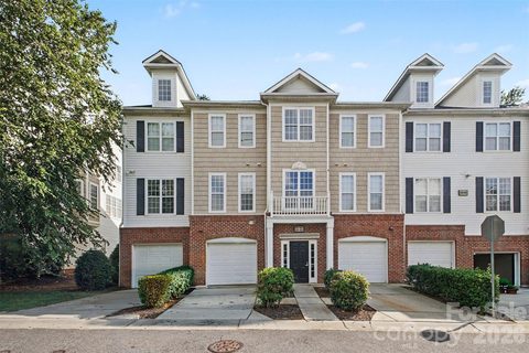 6858 Park Place Drive active condo in Walnut Creek, Charlotte, NC
