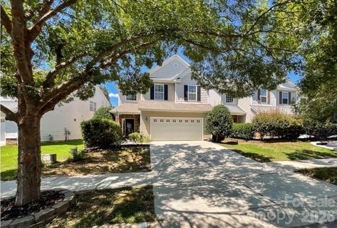 1033 Mountain Laurel Court active home in Fairhaven, Matthews, NC