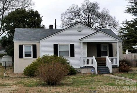 657 Melbourne Court pending home in Sedgefield, Charlotte, NC