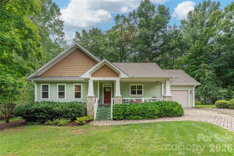 308 Fennel Dun Circle pending home in Biltmore Lake, Biltmore Lake, NC