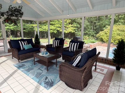 6122 Yellowood Road pending home in Sharon Hills, Charlotte, NC